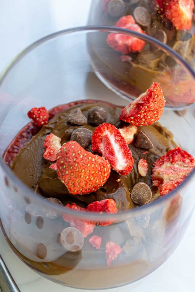 vegan chocolate strawberry mousse